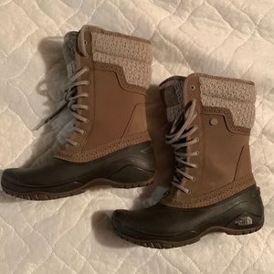 North Face Women’s size 8 winter boot